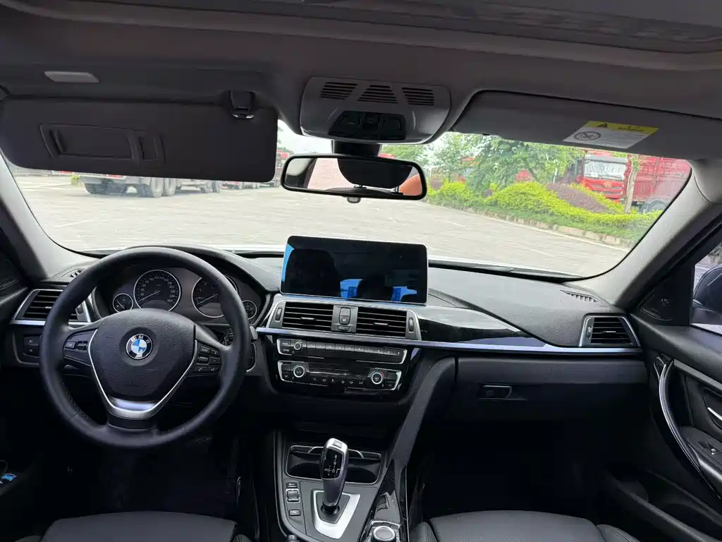 BMW 3 Series — миниатюра 9