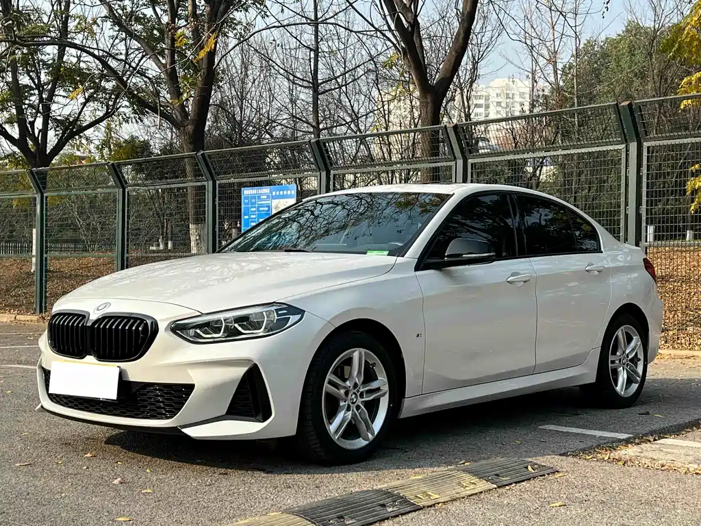 BMW 1 SERIES