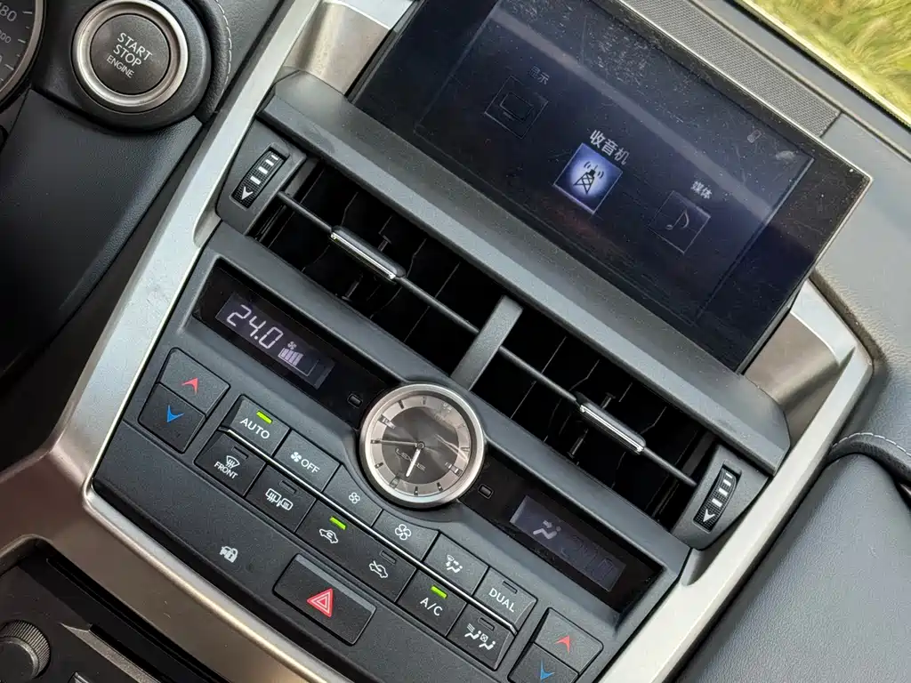 Lexus NX — миниатюра 11
