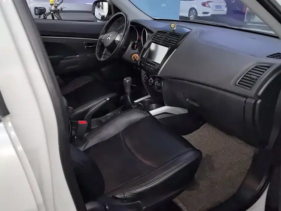 Mitsubishi ASX — миниатюра 8