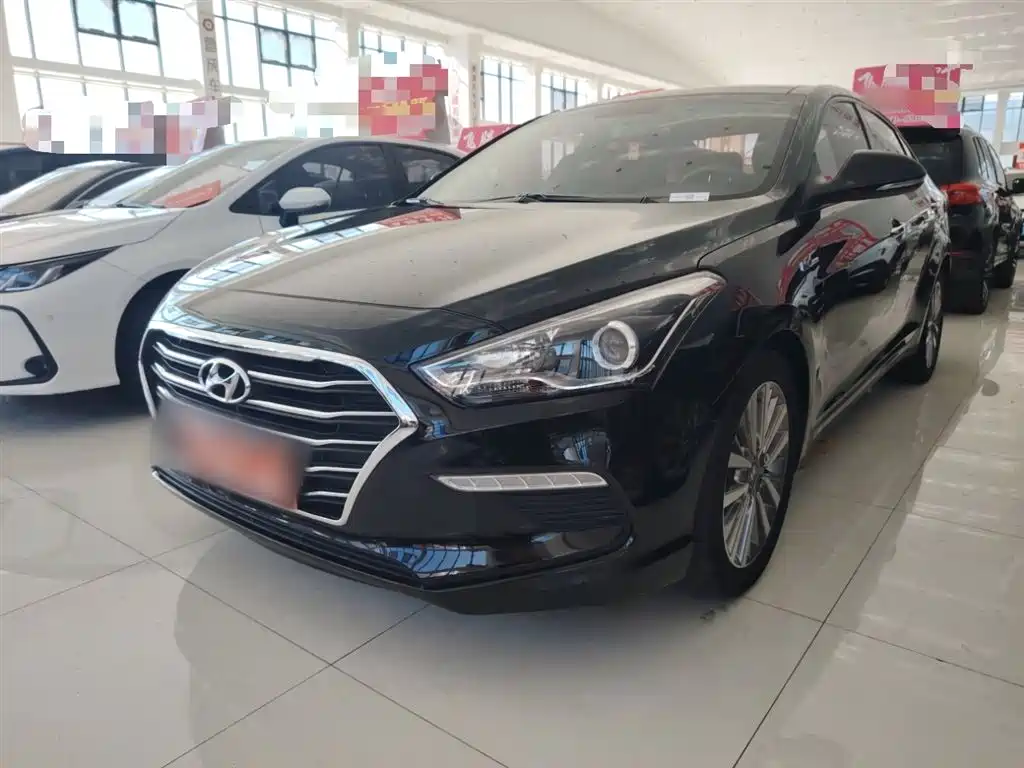 Hyundai Mistra 2017 1.6T AT GLS V