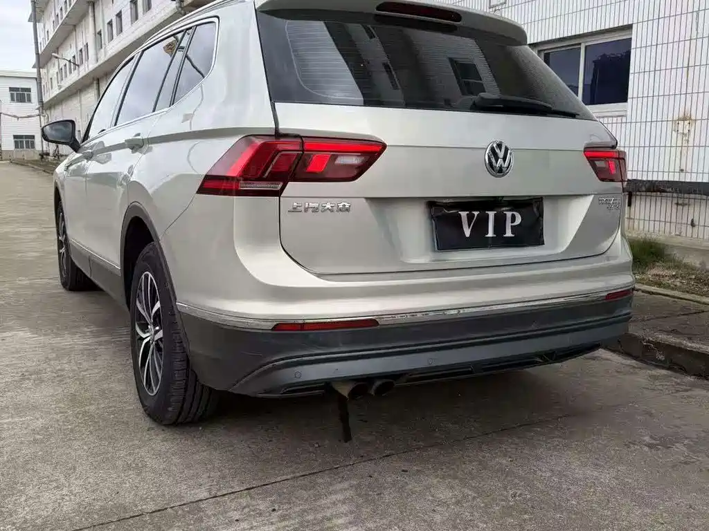 Volkswagen Tiguan L — миниатюра 9