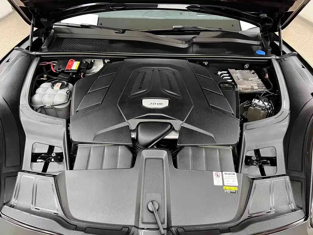 Porsche Cayenne — миниатюра 28