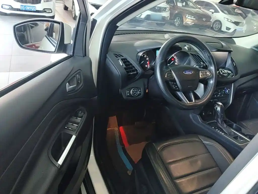Ford Kuga — миниатюра 16