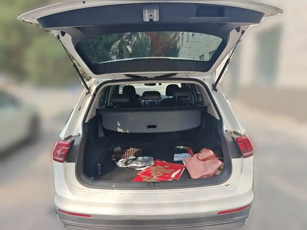 Volkswagen Tiguan L — миниатюра 15