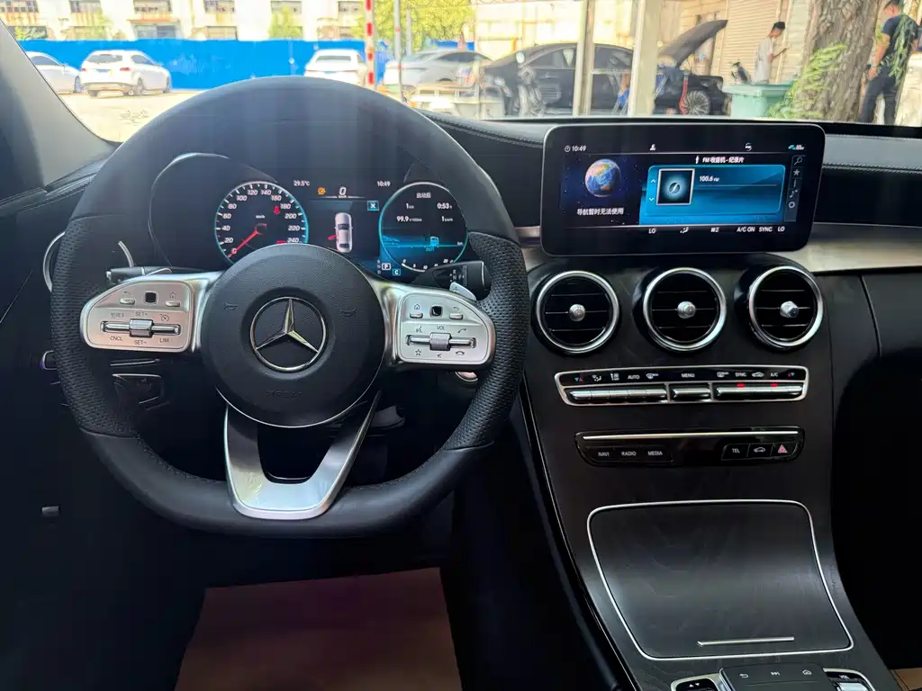 Mercedes-Benz C-Class — миниатюра 8