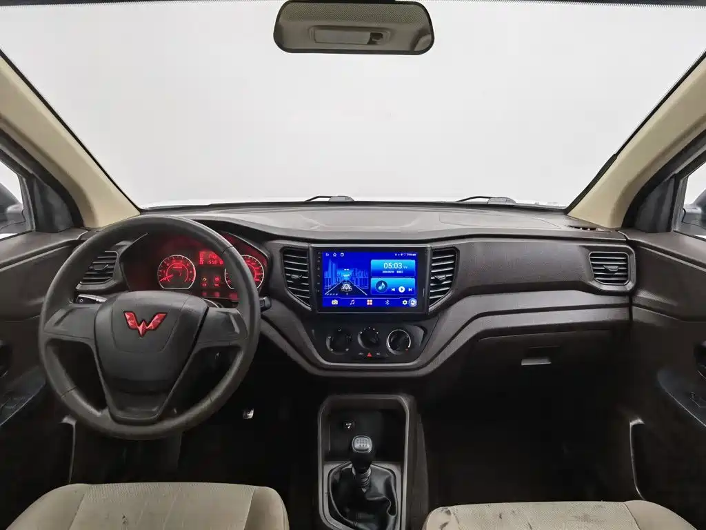 Wuling Hongguang V — миниатюра 5