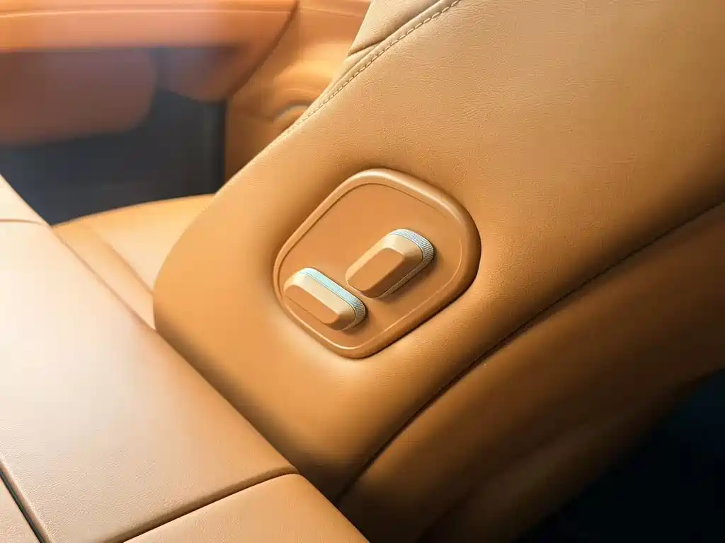 AITO ASK THE WORLD M9