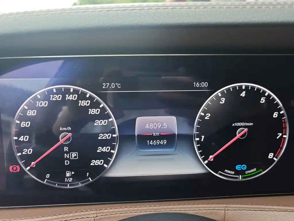 Mercedes-Benz S-Class — миниатюра 13