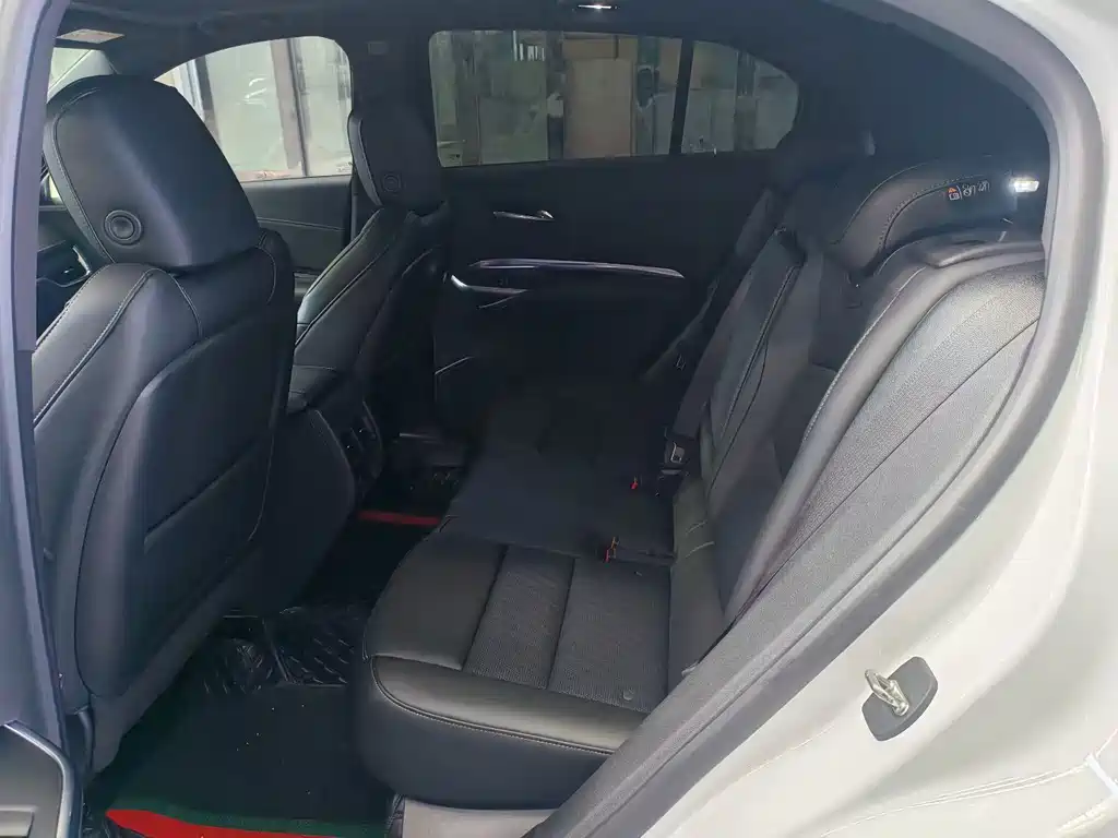 Cadillac XT4 — миниатюра 9