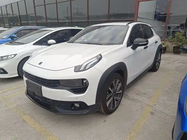 2021 Lynk & Co 02