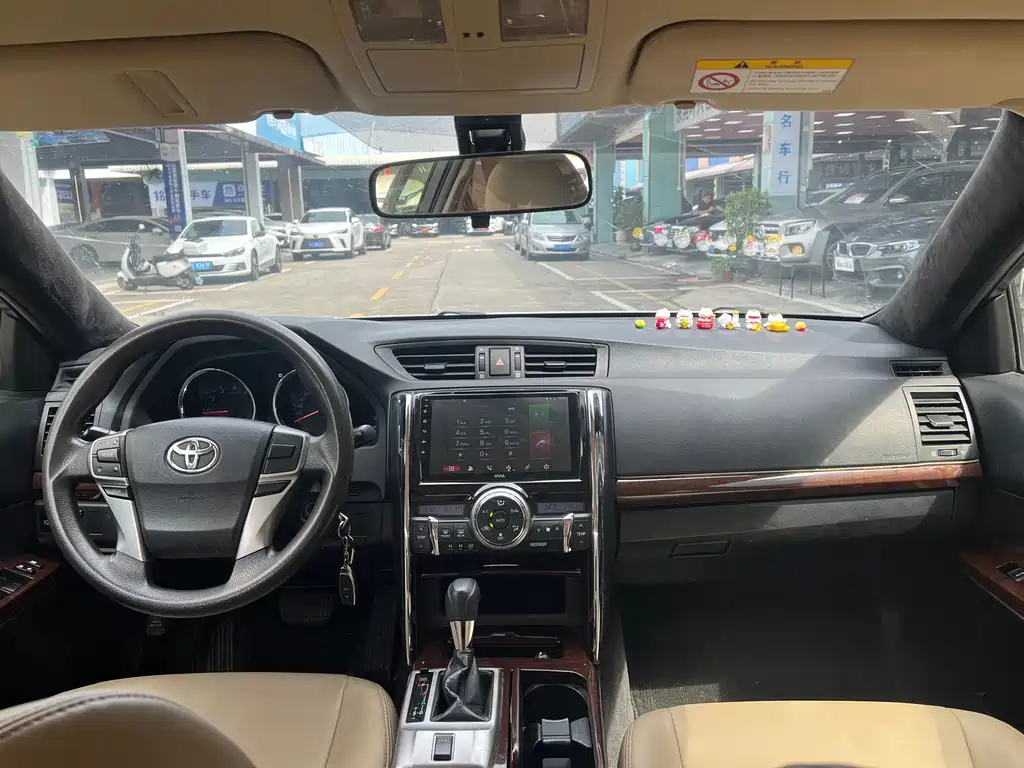 Toyota Reiz — миниатюра 3