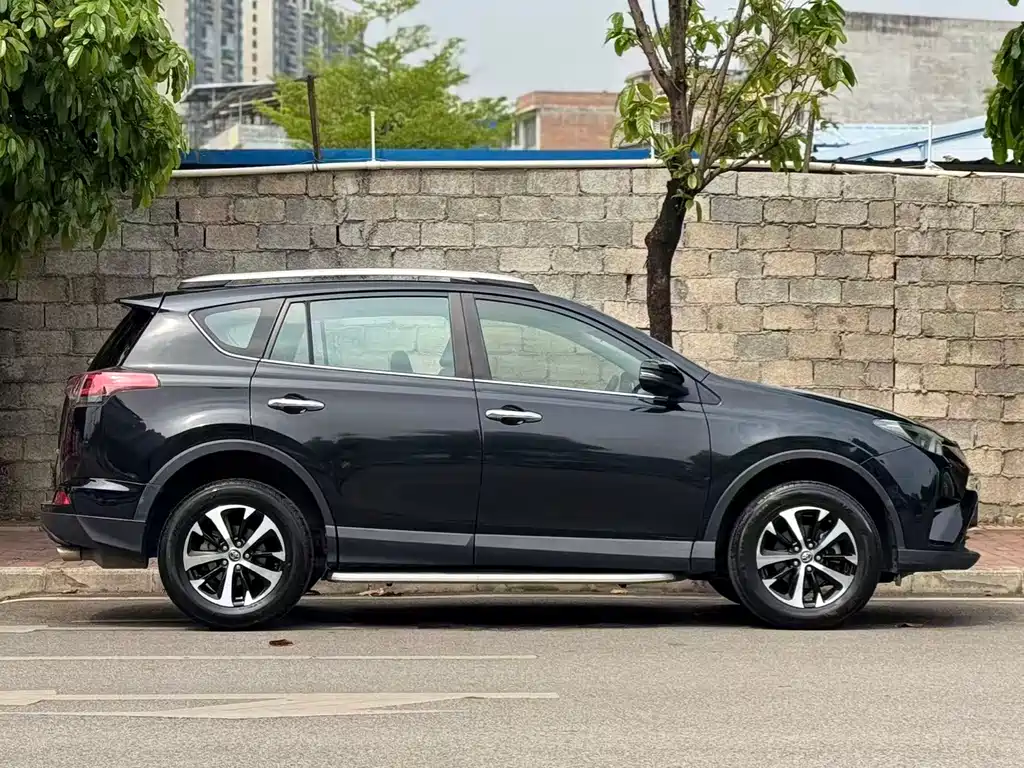 TOYOTA RAV4 RONGFANG