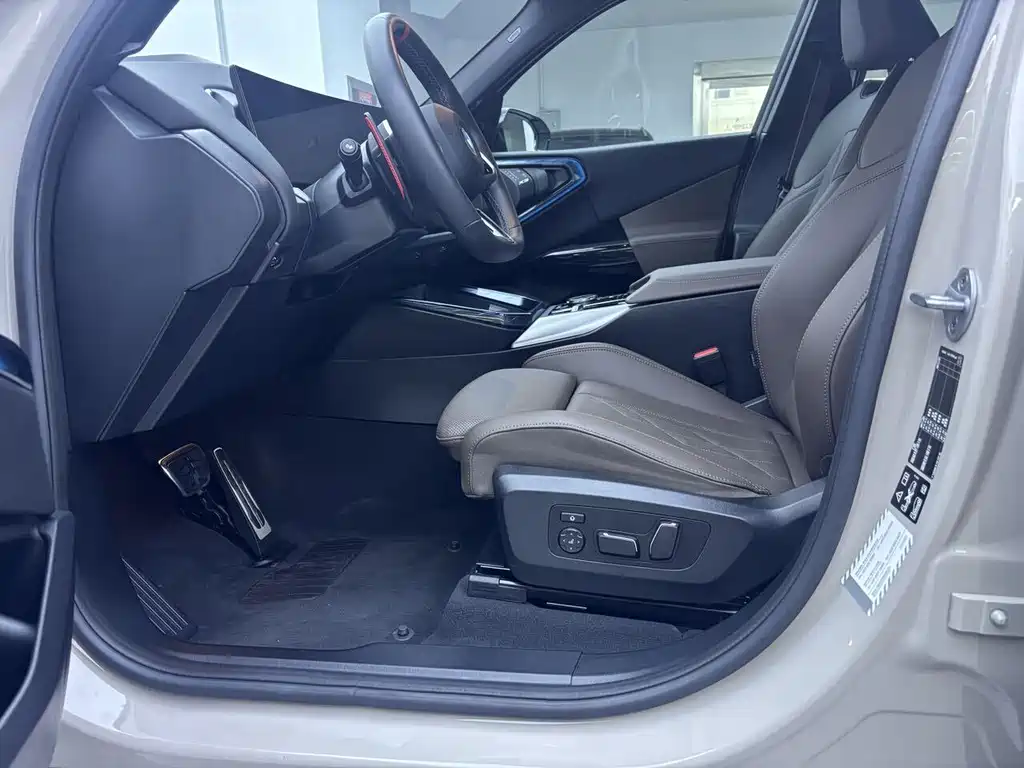 BMW X3 M50 — миниатюра 15
