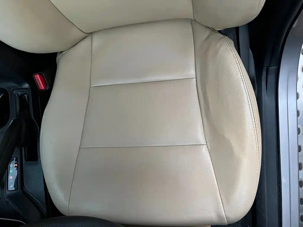 Toyota RAV4 — миниатюра 15