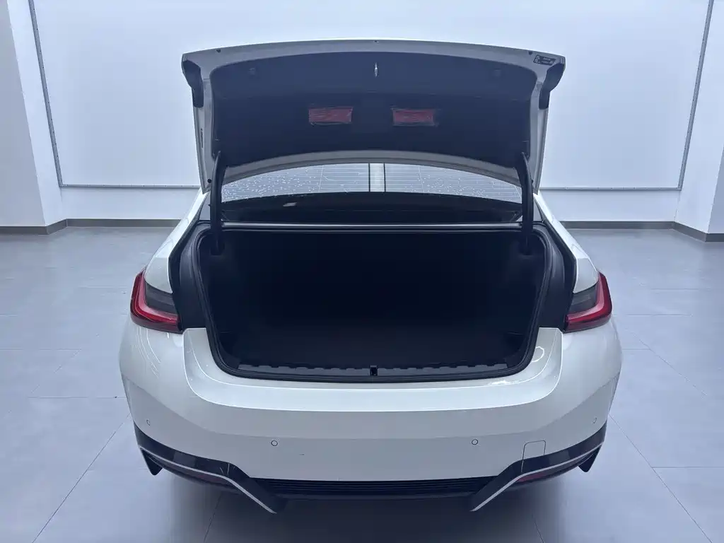 BMW i3 — миниатюра 6