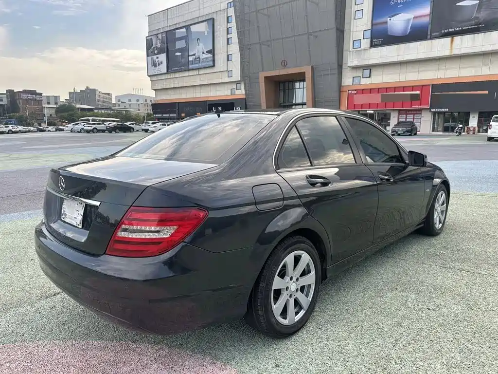 Mercedes-Benz C-Class — миниатюра 9