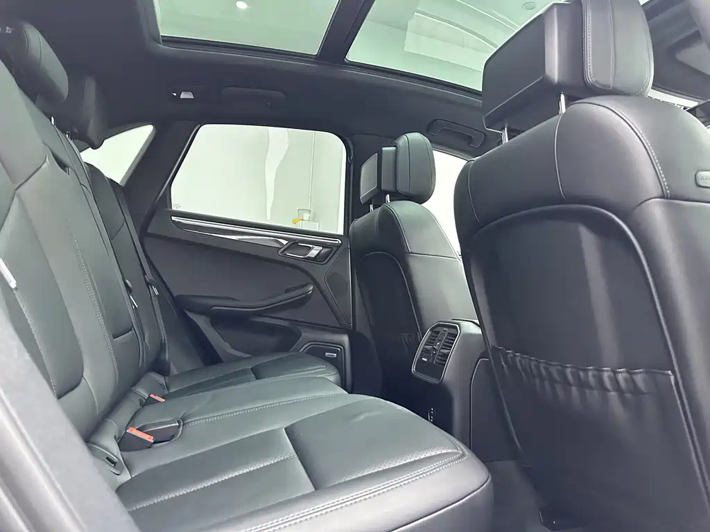 Porsche Macan — миниатюра 12