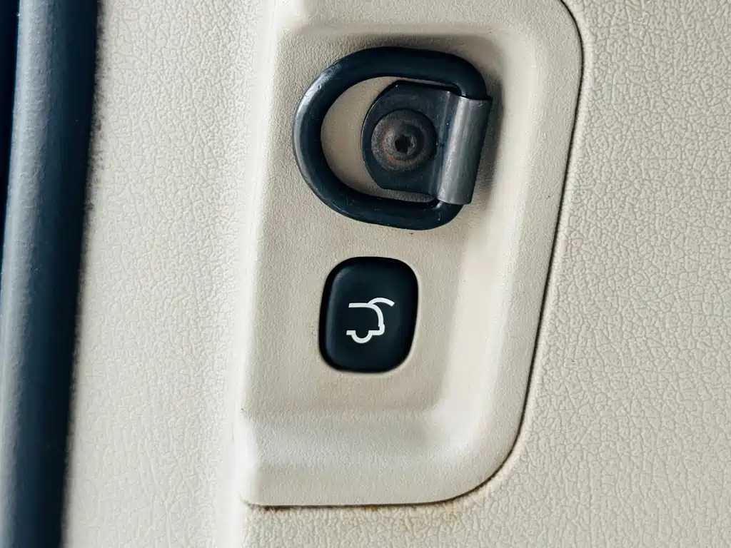 Jeep Commander Classic — миниатюра 16