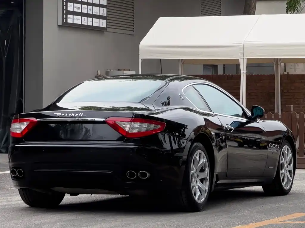 Maserati GranTurismo 2013 4.2L AT