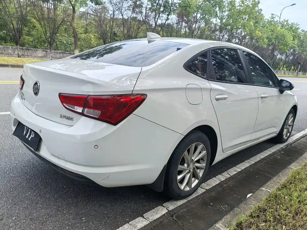Buick Verano — миниатюра 9