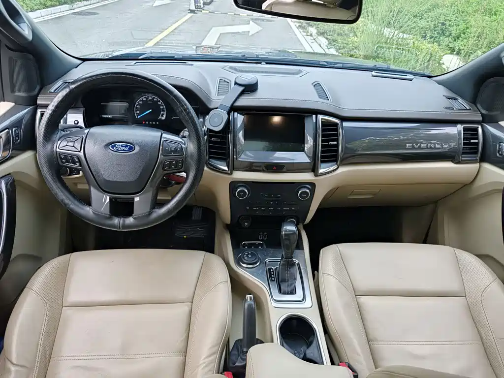 Ford Everest — миниатюра 10