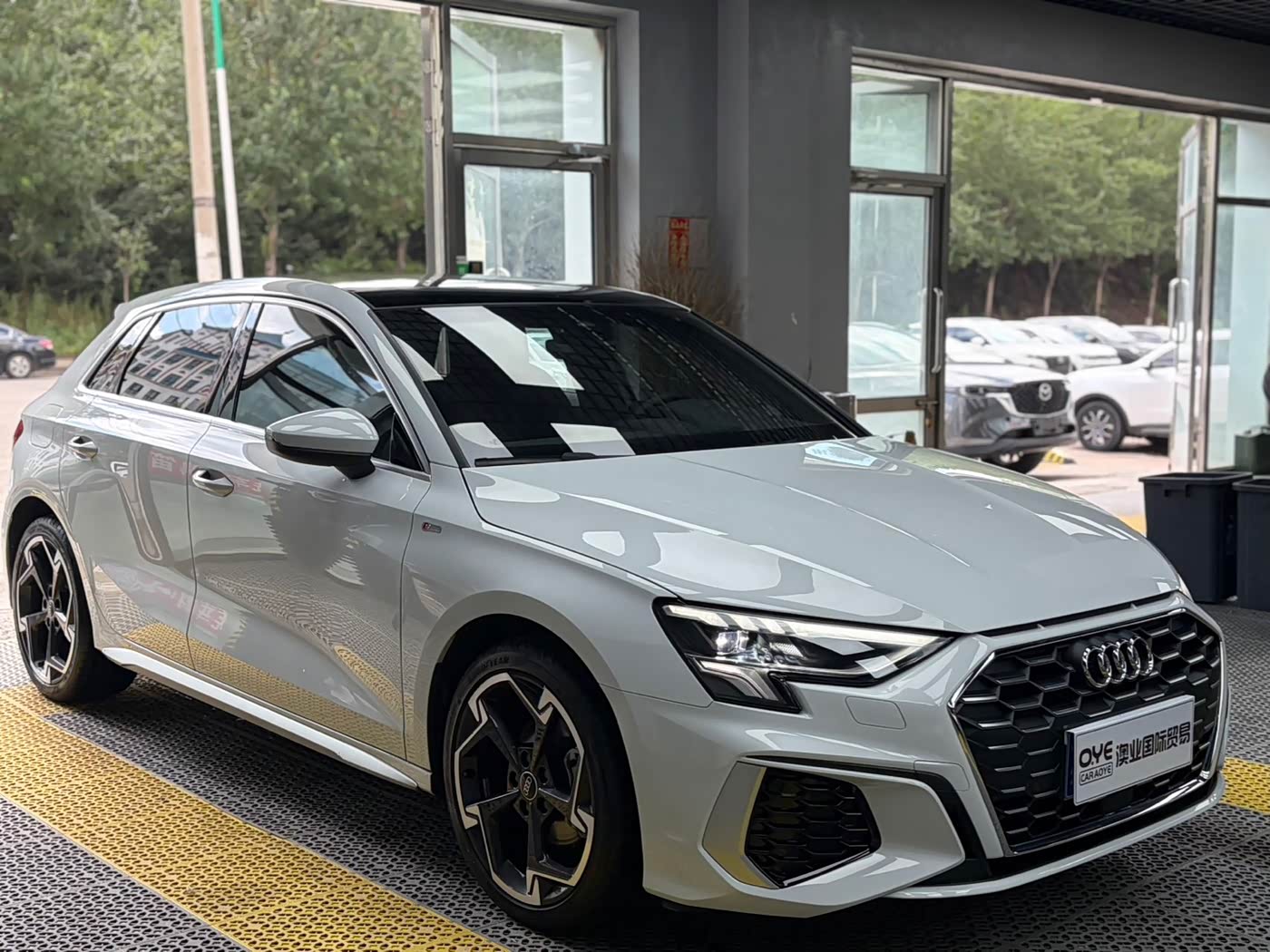 Audi A3 1.4 л 2023 г. Белый, пробег 22500 км