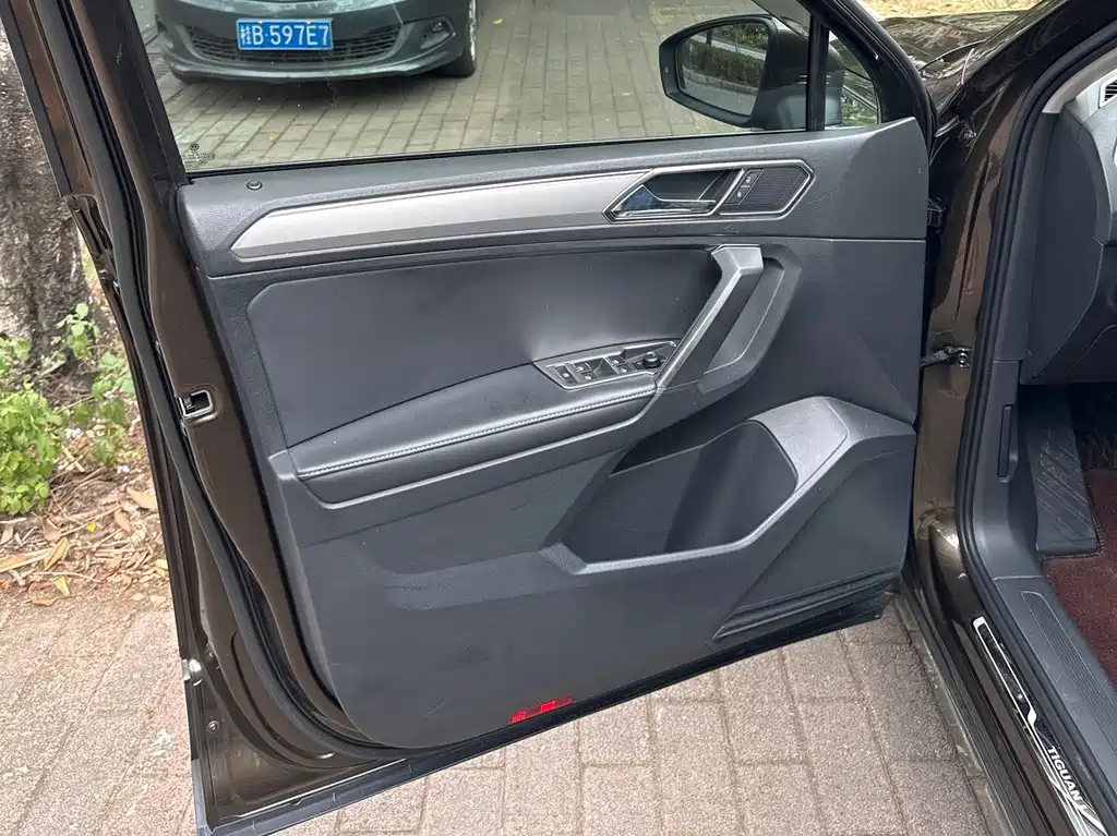 Volkswagen Tiguan L — миниатюра 8