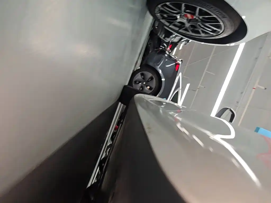 Tesla Model 3 — миниатюра 22
