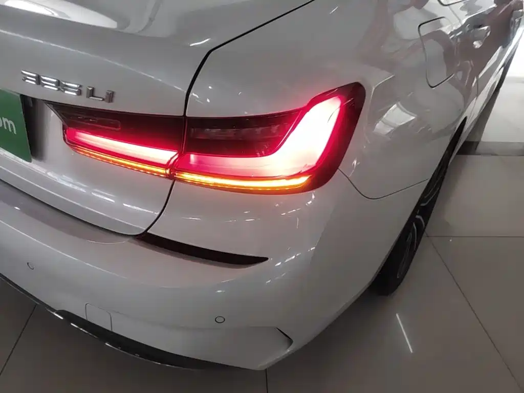 BMW 3 Series — миниатюра 8