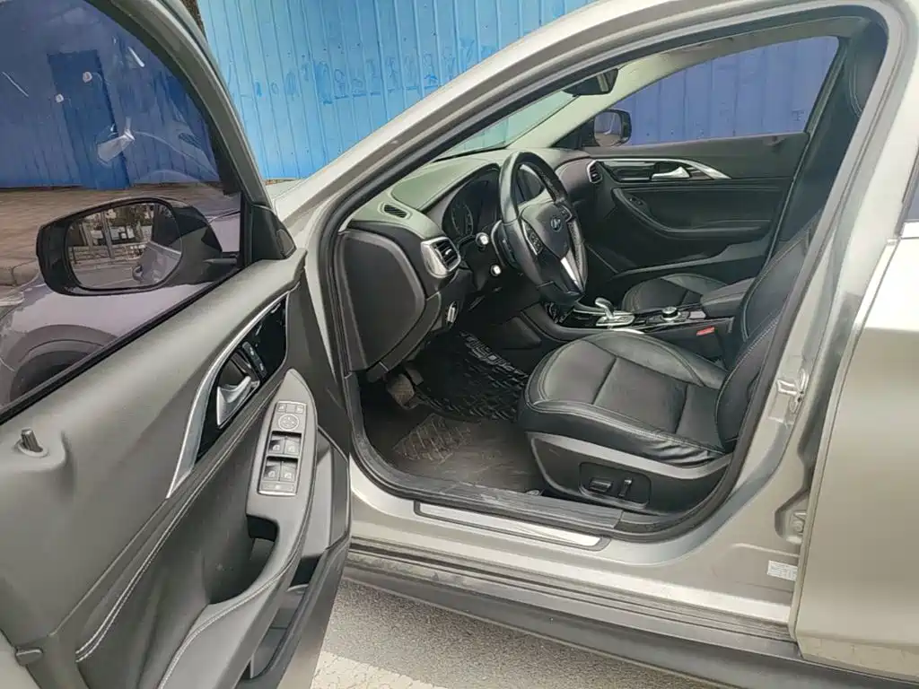 Infiniti QX30 — миниатюра 16
