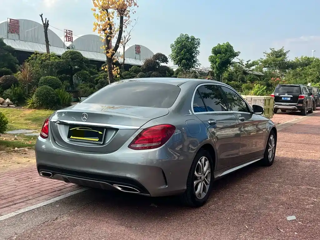 Mercedes-Benz C-Class — миниатюра 3