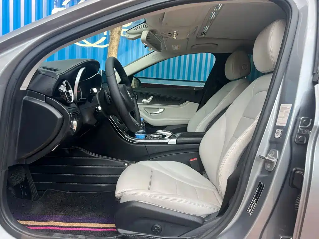 Mercedes-Benz C-Class — миниатюра 8