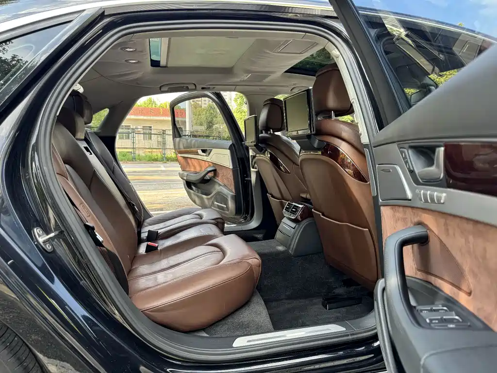 Audi A8 — миниатюра 11