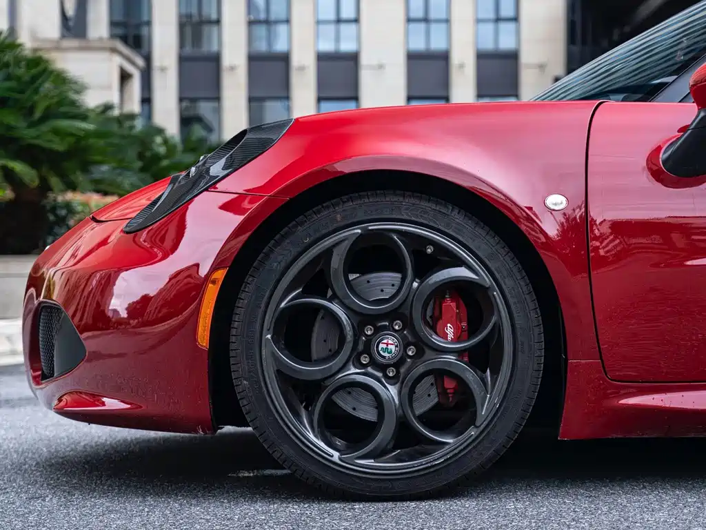Alfa Romeo 4C — миниатюра 6