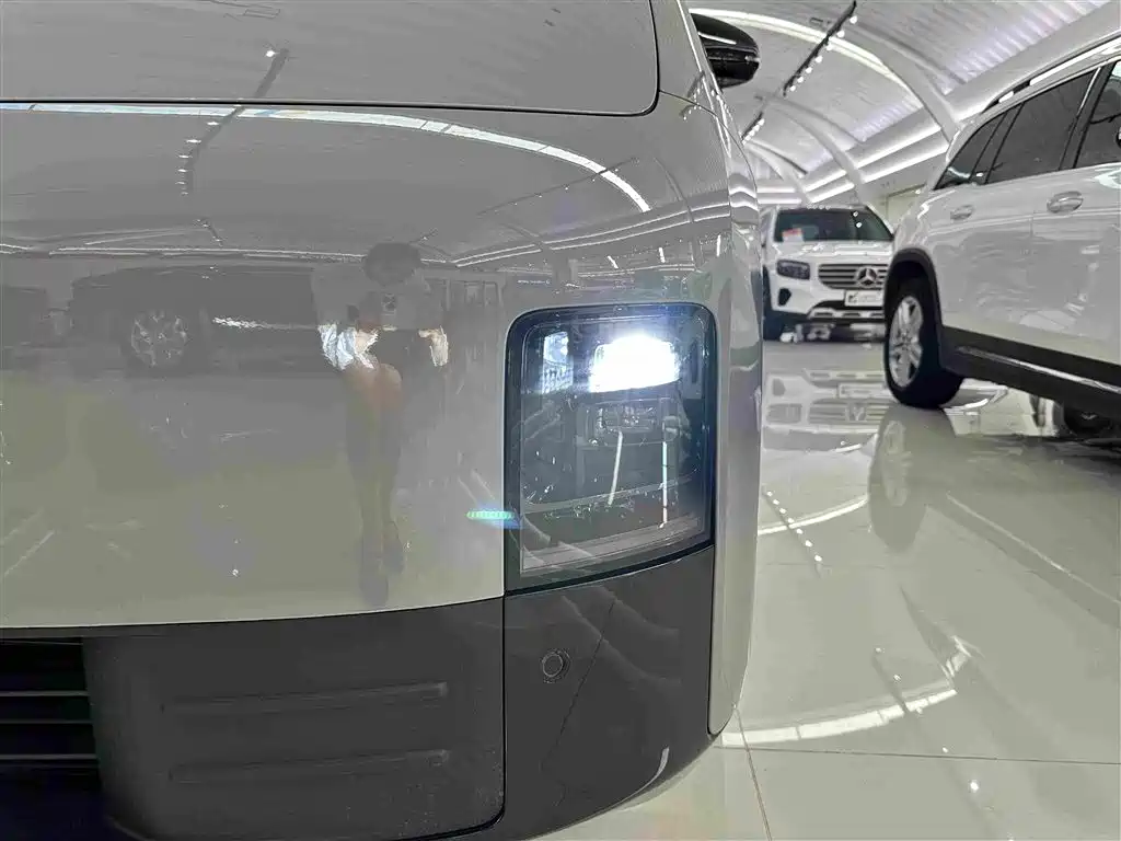 Li Auto Li MEGA — миниатюра 23