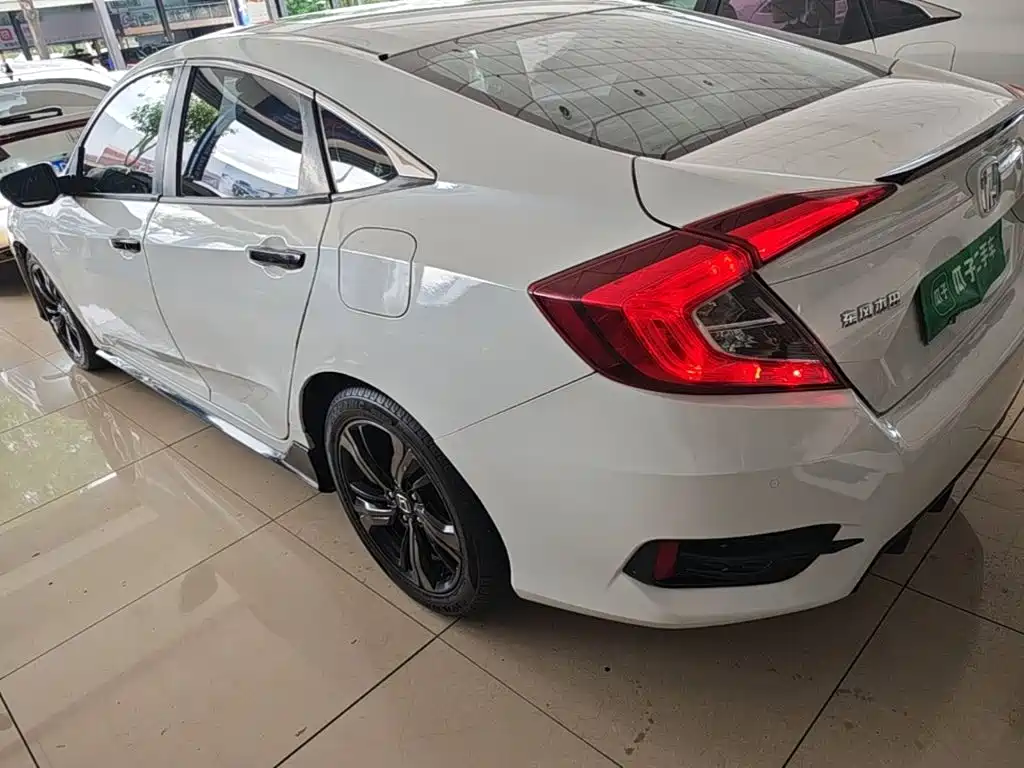 Honda Civic — миниатюра 5
