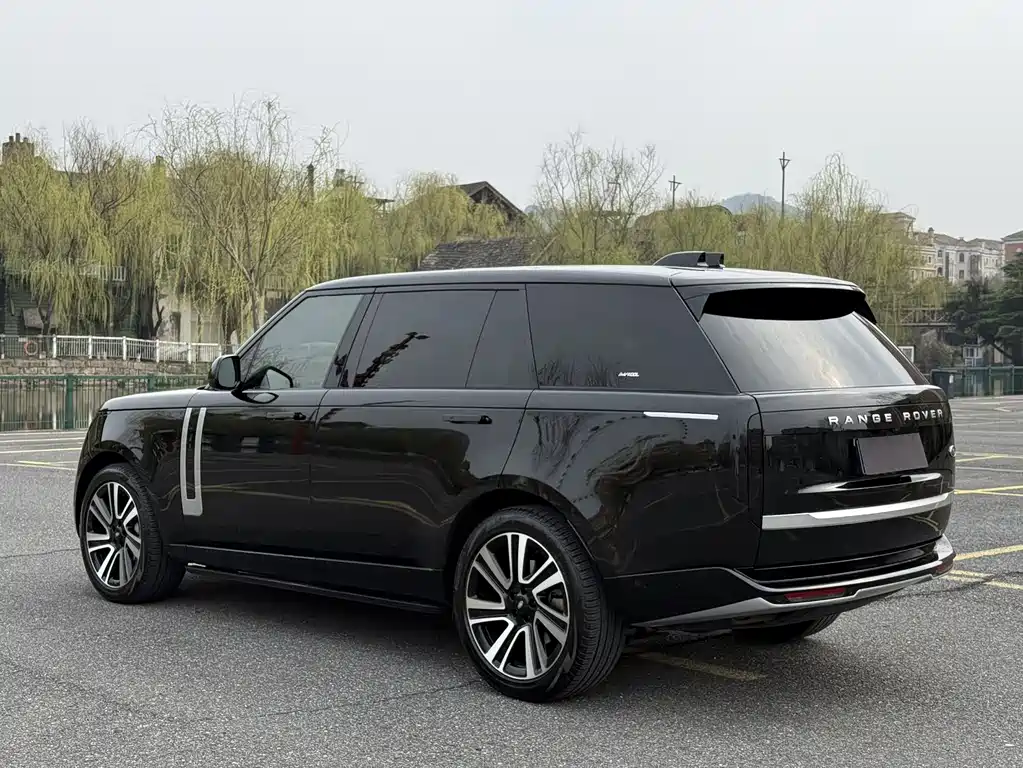 Land Rover Range Rover 2024 3.0 L6 400PS Long Wheelbase