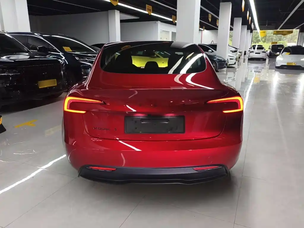 Tesla Model 3 — миниатюра 6