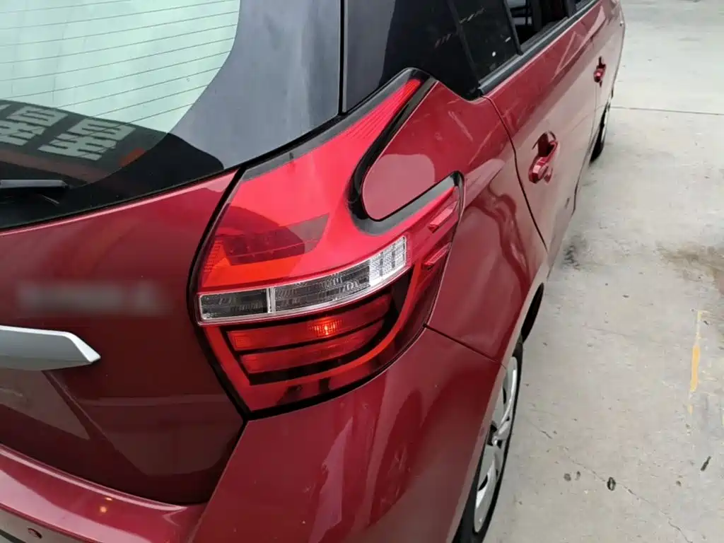 Toyota Yaris L — миниатюра 8
