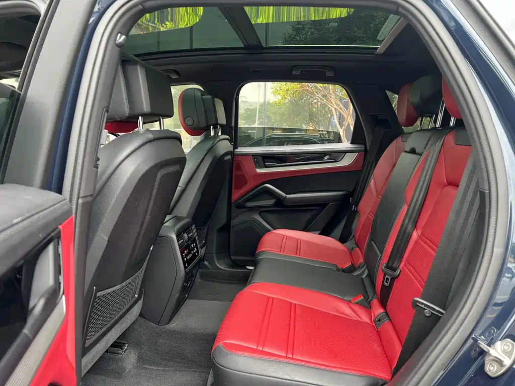 Porsche Cayenne — миниатюра 3