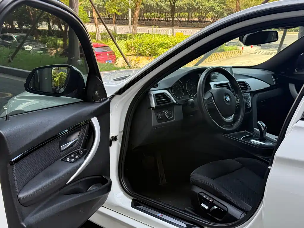 BMW 3 Series — миниатюра 7