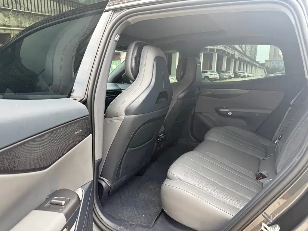 Lynk & Co 07 EM-P 2024 EM-P 126 Pro