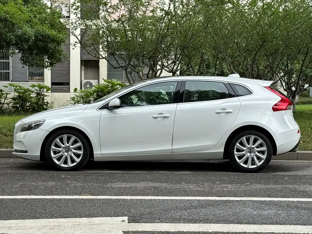 Volvo V40 2016 T4