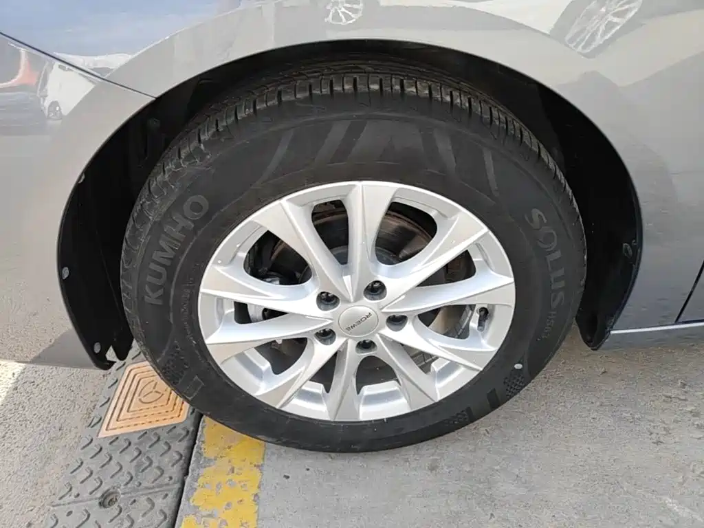 Roewe i5 — миниатюра 23