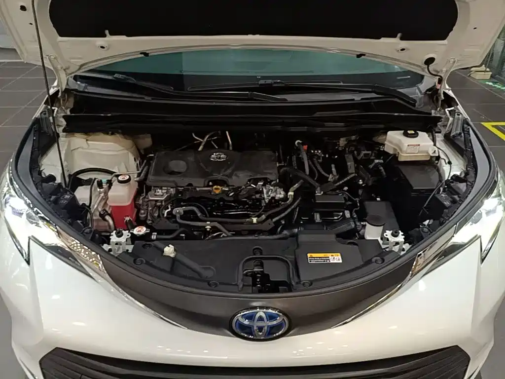 Toyota Sienna — миниатюра 20