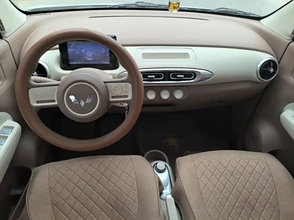 Wuling MINIEV — миниатюра 10