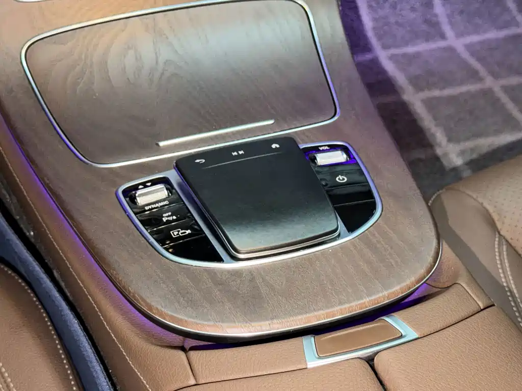 Mercedes-Benz E-Class New Energy — миниатюра 14