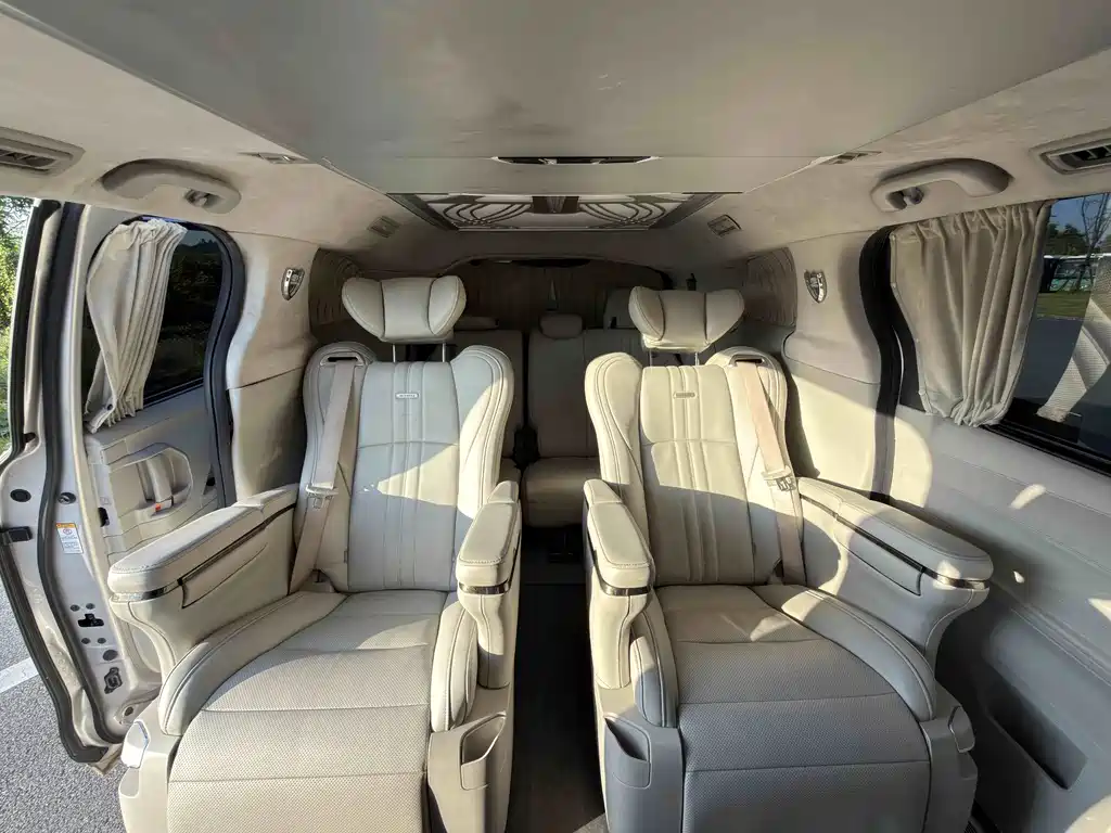 Toyota Sienna — миниатюра 4