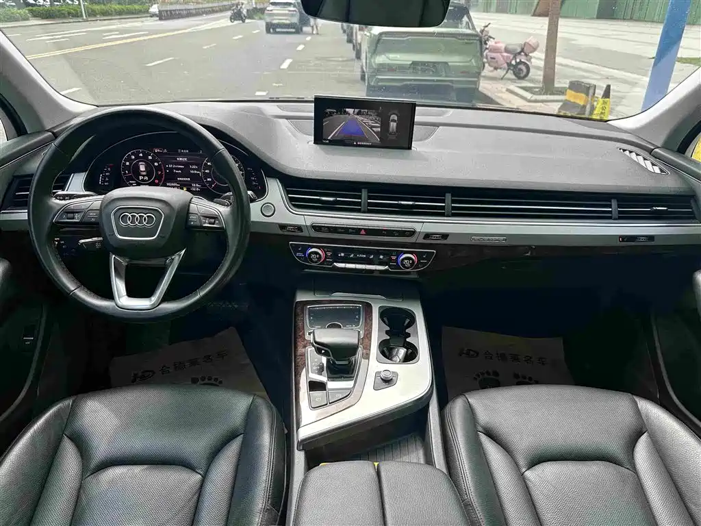 Audi Q7 — миниатюра 5
